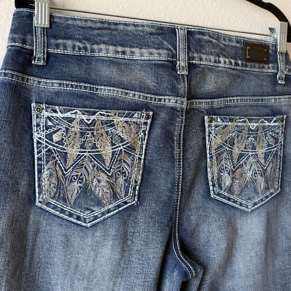 Wired Heart Women’s Sz 32 Medium Wash Western Bootcut Jeans Embroidered Stretch